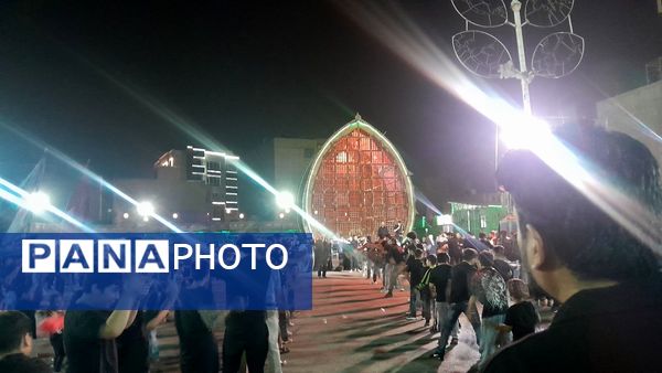 مراسم نخل‌گردانی شب عاشورا در حسینیه شهرک شهید فهمیده کرج