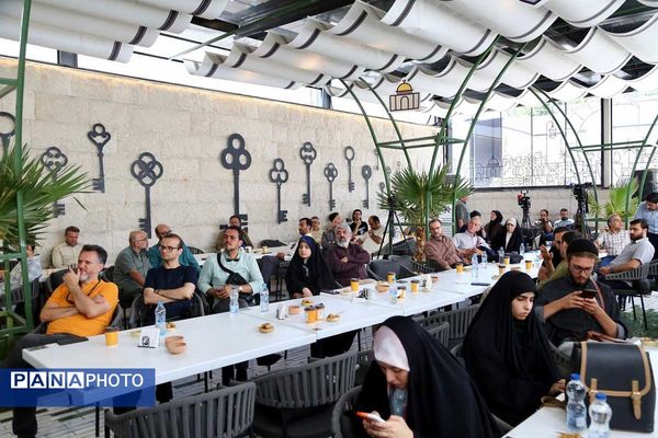 مستند «سلاح نفت» در کافه فلسطین رونمایی شد