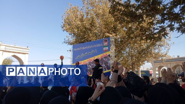 همایش پیاده روی خانوادگی در نیشابور