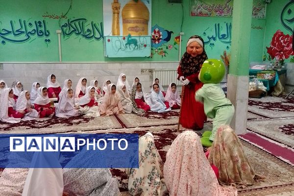 جشن قرآن در دبستان راهیان نور ناحیه 2 شهرری 