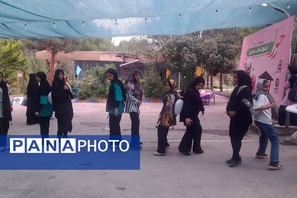اردوی مادر دختری حورا دانش‌آموزان ناحیه یک مشهد