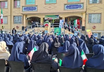 مدارس با حضور دانش‌آموزان در اولین روز مهرماه جان دوباره گرفت