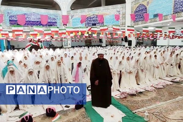 برگزاری جشن تکلیف مختص ۱۰۰۰ دانش‌آموز دختر در مسجد سلمان فارسی