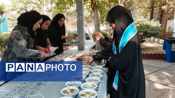 برپایی موکب دانش‌آموزان پیشتاز در منطقه ۱۰ در سالروز شهادت حضرت زهرا (س)