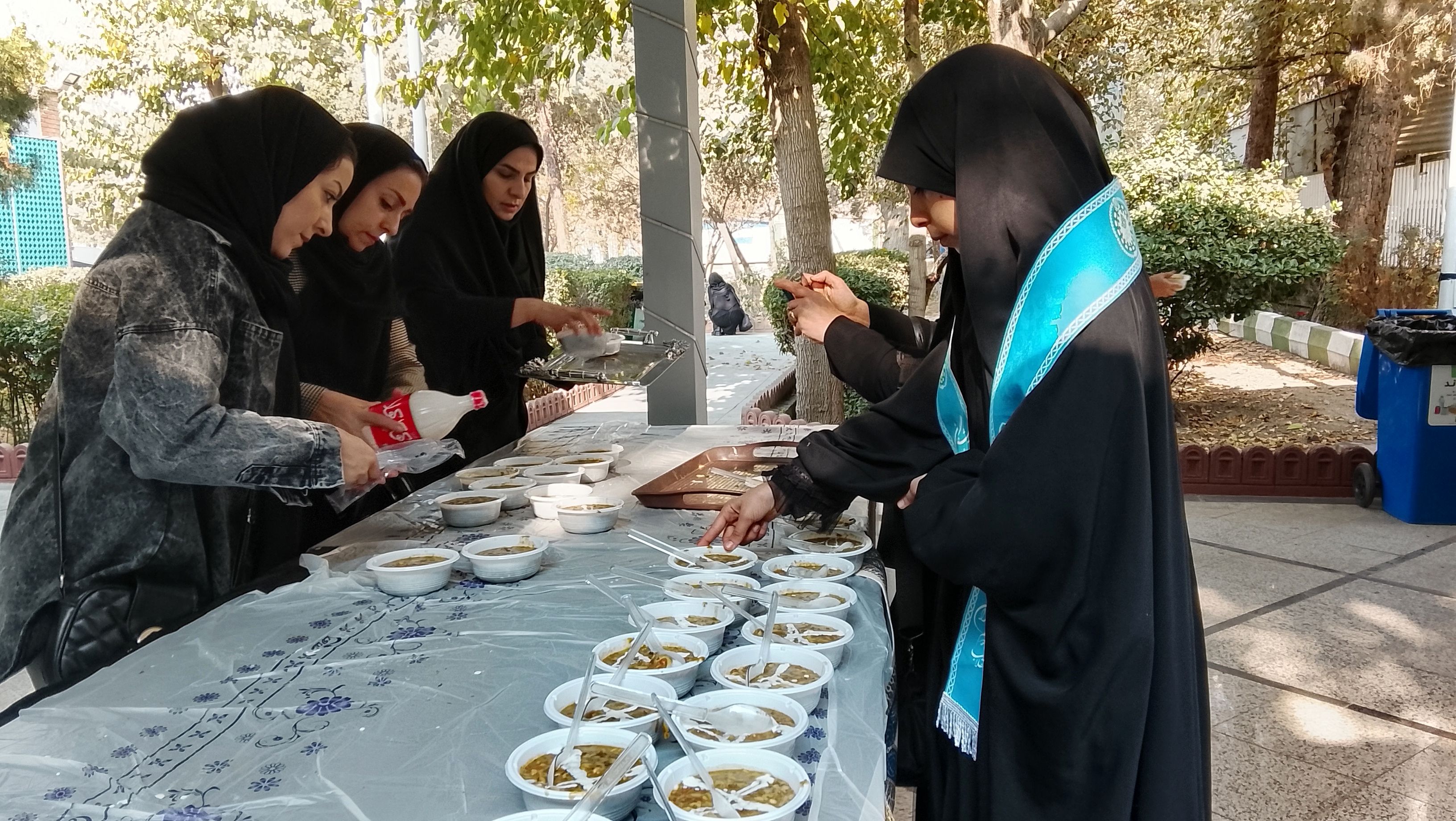 برپایی موکب دانش‌آموزان پیشتاز در منطقه ۱۰ در سالروز شهادت حضرت زهرا (س)