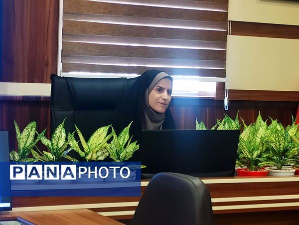مراسم تقدیر از رابطین امور بانوان مدارس ناحیه یک شهرری