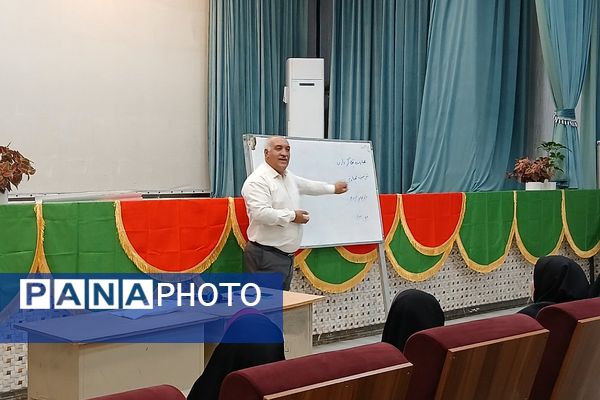  کارگاه آموزشی نحوه تعامل با دانش‌آموزان و بازی‌های گروهی در باقرشهر 