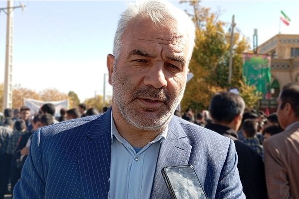 وظیفه ما در مجموعه تعلیم و تربیت تبیین استکبار ستیزی برای دانش‌آموزان است