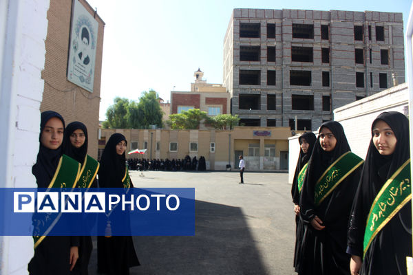 مراسم گرامیداشت هفته دفاع مقدس در دبیرستان شاهد رضویه قم