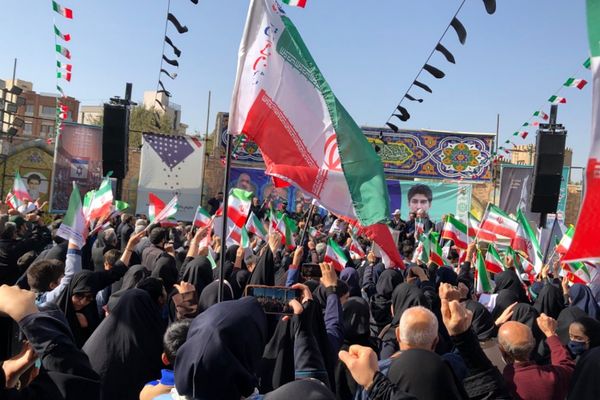 حضور پرشور نوجوانان و جوانان ناحیه دو شهرری در راهپیمایی ۱۳ آبان