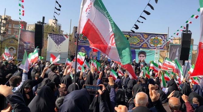 حضور پرشور نوجوانان و جوانان ناحیه دو شهرری در راهپیمایی ۱۳ آبان