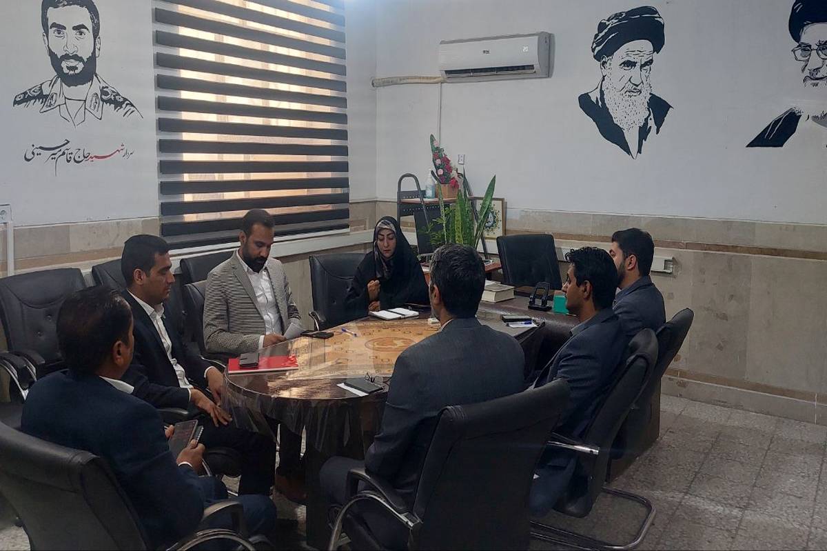 نشست هماندیشی مدیرسازمان دانشآموزی استان با معاونین پرورشیوتربیت بدنی قطب سیستان برگزار شد