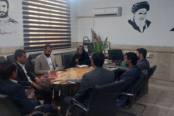 نشست هم‌اندیشی مدیر‌سازمان دانش‌آموزی استان با معاونین پرورشی‌و‌تربیت بدنی قطب سیستان برگزار شد 