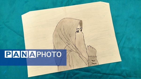 هم‌زمان با هفته فرهنگ و هنر؛ آثار هنری دانش‌آموزان دبیرستان بنت‌الهدی صدر در نورآباد به نمایش درآمد