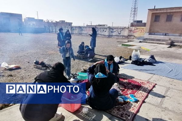 جشن انقلاب در دبیرستان حضرت فاطمه (س) و هنرستان عفاف، شهر تیتکانلو