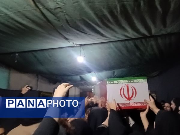 تشییع پیکر شهید گمنام در نمایشگاه یاس کبود 