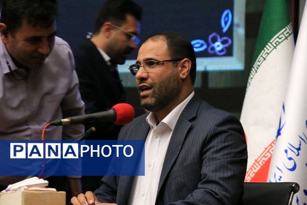 مراسم معلم سرآمد ۱۴۰۳ شهرستان‌های استان تهران و گرامیداشت مقام معلم در ایوان ری