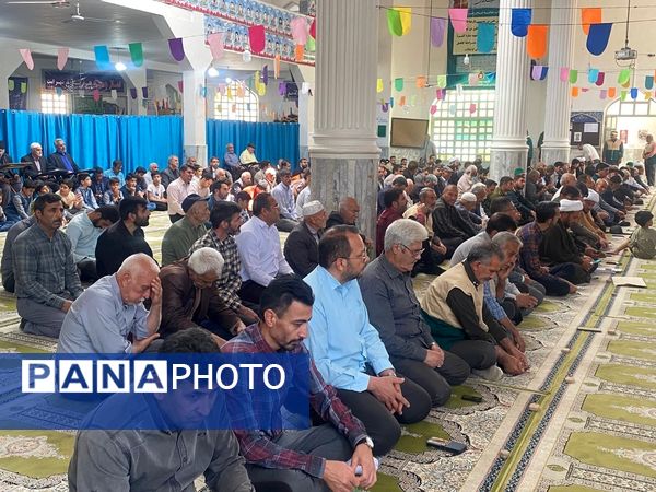 حضور جمعی از فرهنگیان مانه و سملقان در نماز عبادی سیاسی جمعه