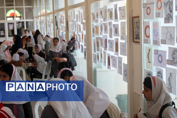 نمایشگاه نقاشی و طراحی دانش‌آموزان مدارس بوشهر با موضوع آزاد