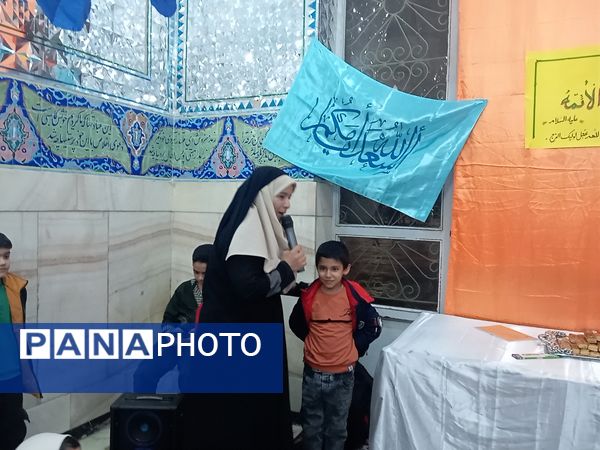 اجرای برنامه هایی زیبا و شاد برای کودکان در شهرستان کاشمر 