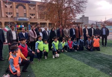 زمین چمن مصنوعی آموزشگاه هوشمند معلم صحنه افتتاح شد