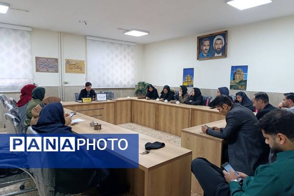 برگزاری جلسه نماد با محوریت حمایت و پیشگیری در مدرسه شهید رجایی