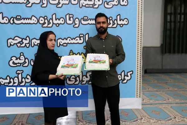 جشن بزرگ قرآن کلاس اولی‌ها در قلعه‌گنج