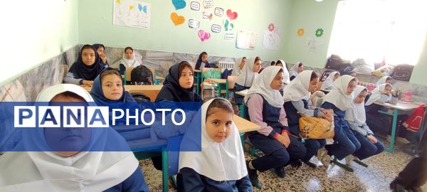 جشن خودکار پایه چهارم مدرسه شهید خاقانی در شهرستان شیروان