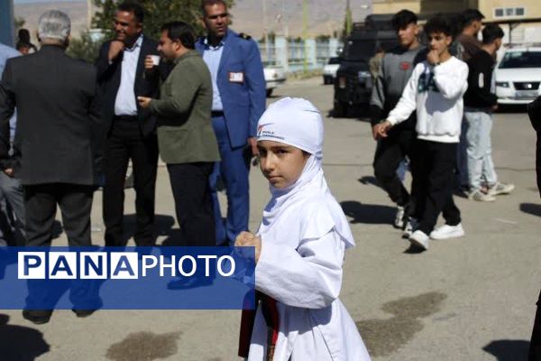 حضور پرشور دانش‌آموزان گچساران در راهپیمایی ۲۲ بهمن