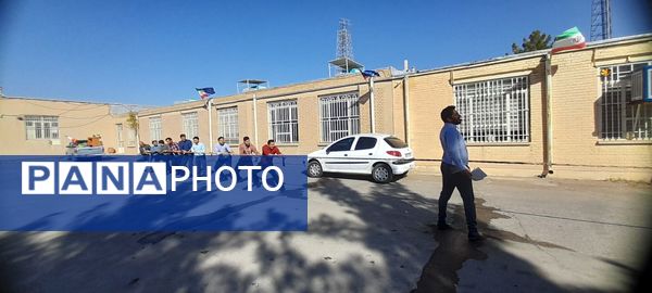 مسابقه طناب کشی و تیراندازی با تفنگ بادی در زاوه