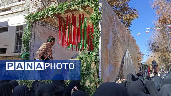 تشییع پیکرشهداى گمنام در شهرکرد 