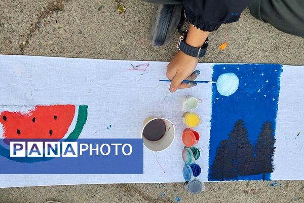 نمایشگاه دست سازه‌های دانش‌آموزان مدرسه شهید شرافت بهارستان‌دو