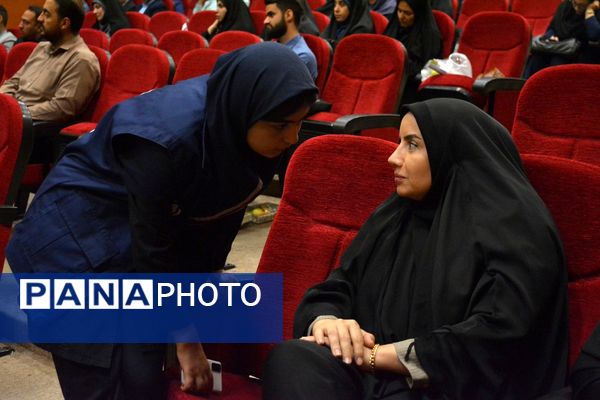 نشست هم‌اندیشی معاونین پرورشی، روحانیون امین و ائمه جماعات در بهارستان‌دو