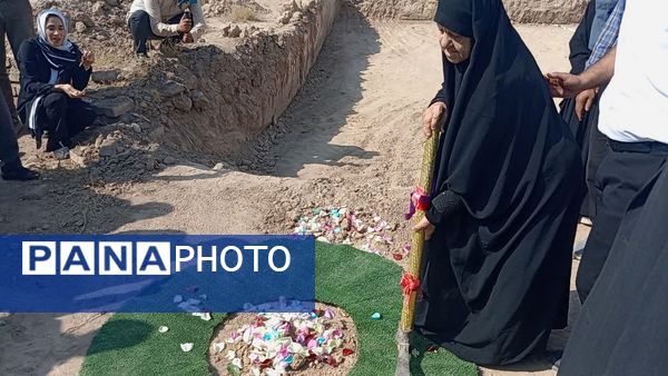 آیین کلنگ‌زنی مدرسه زنده‌یاد حاج محمد آجیلی در کاشان