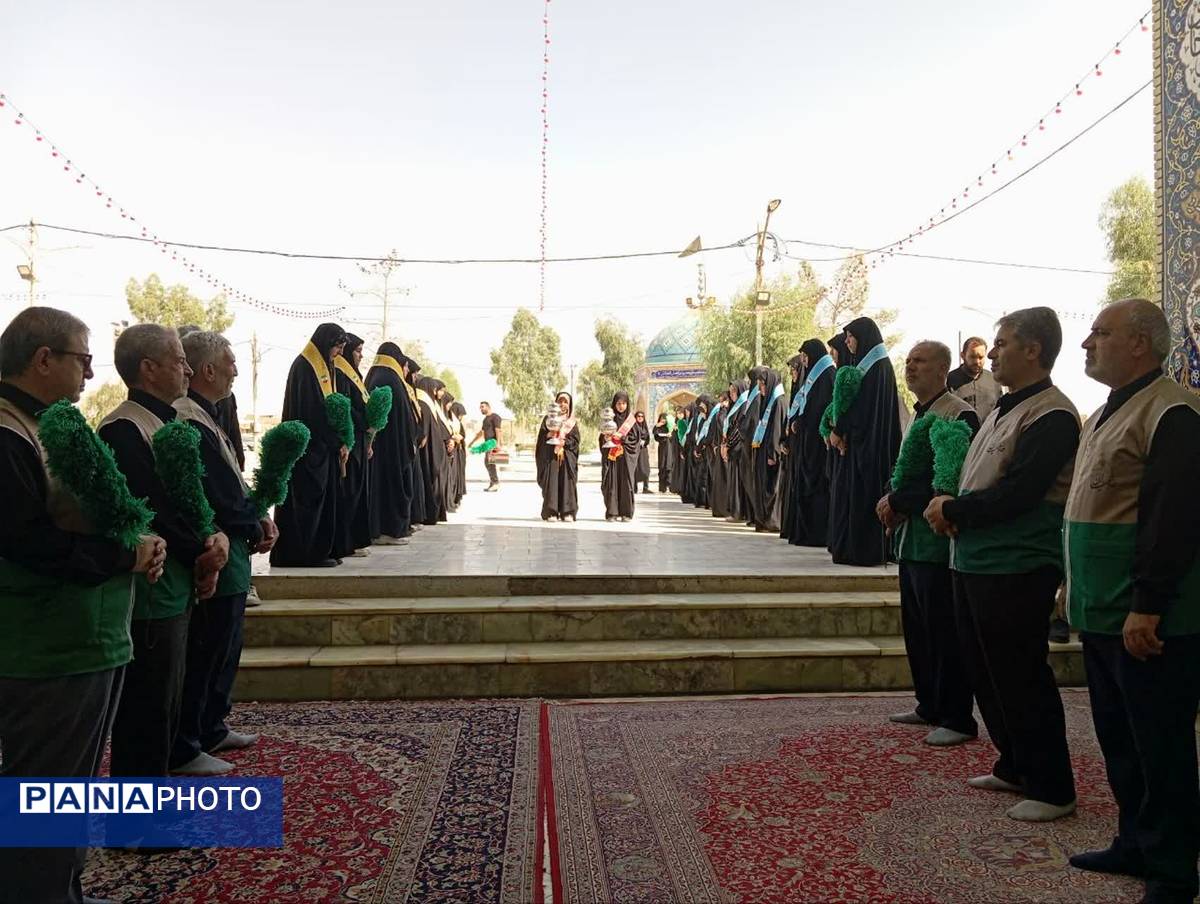 خادمان کوچک، ارادت بی کران