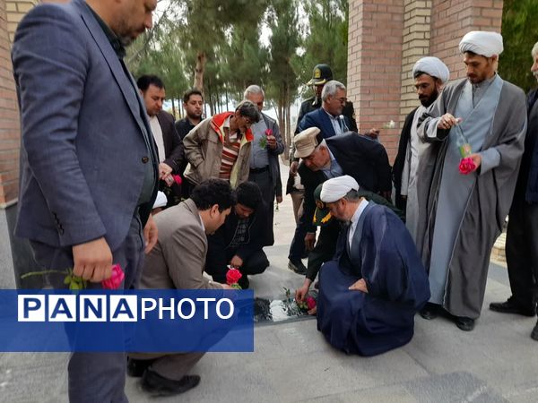 غبارروبی مزار شهدای شهر قاضی و شهر آوا 