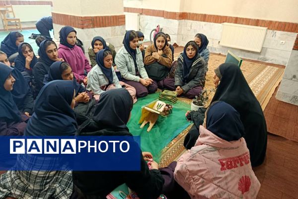 محفل انس با قرآن کریم در مدرسه نرگس و فرهیختگان2 پردیس