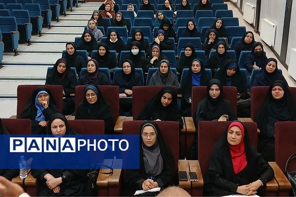  کارگاه آموزشی نحوه تعامل با دانش‌آموزان و بازی‌های گروهی در باقرشهر 