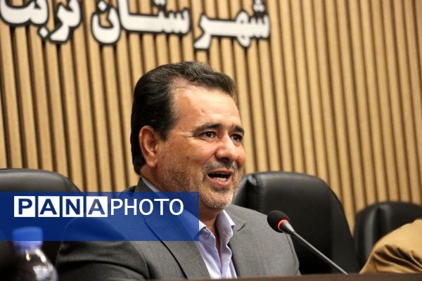 نشست هم‌اندیشی فرهنگیان تربت‌حیدریه با محوریت نهضت مدرسه‌سازی
