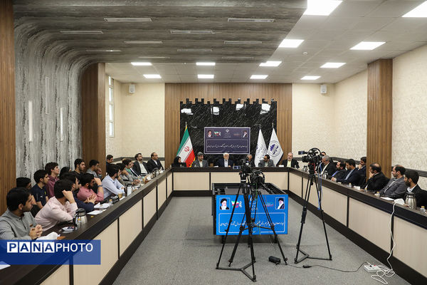 دیدار معاون اول رئیس‌جمهور با اعضای باشگاه و مدال‌آوران المپیادی
