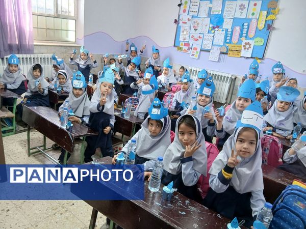 جشن آب برای دانش آموزان دبستان ناهید  نخودی نیشابور 