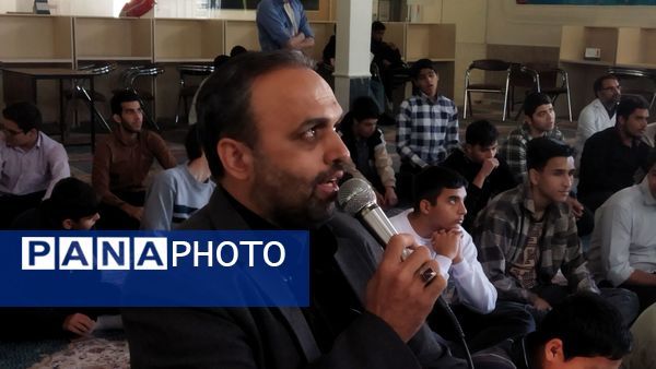 قرائت زیارت حضرت فاطمه (س) در دبیرستان شاهد ابوذر غفاری 