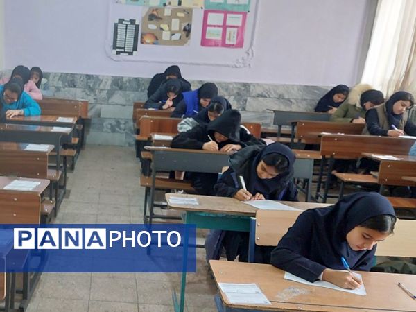امتحانات ترم اول در دبیرستان دخترانه انیس خوش قدم 