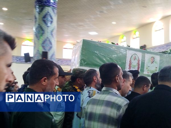 تشییع پیکر شهید استوار یکم محمد تنگستانی در بندرلنگه 