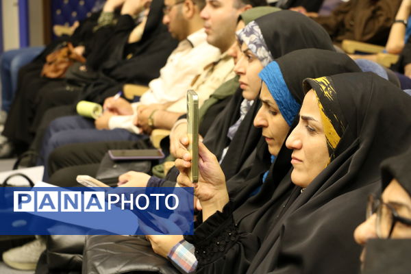  برنامه‌ای با موضوع زندگی به سبک خودمون با محور بخشش، گذشت و کنترل خشم در نجف‌آباد