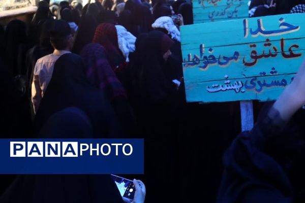 دانش‌آموزان کوهدشتی در یادمان شهدای هویزه