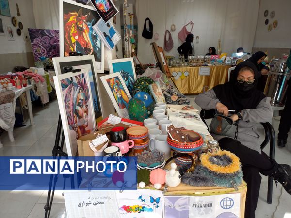 نمایشگاه کار آفرینی هنرستان های ناحیه یک مشهد مقدس 