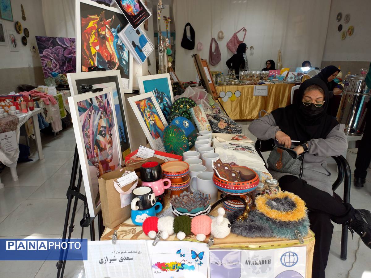 نمایشگاه کار آفرینی هنرستان های ناحیه یک مشهد مقدس 