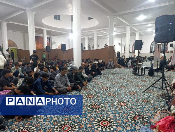 مراسم اعتکاف دانش‌آموزی در مسجد نور سندرک