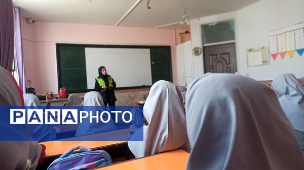 آموزش پدافند غیرعامل در دبستان نیایش